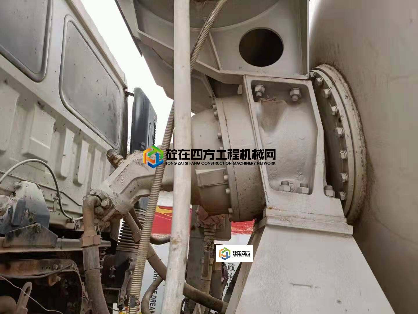 https://images.tongzsf.com/tong/truck_machine/20210417/1607a4a5e88cf1.jpg