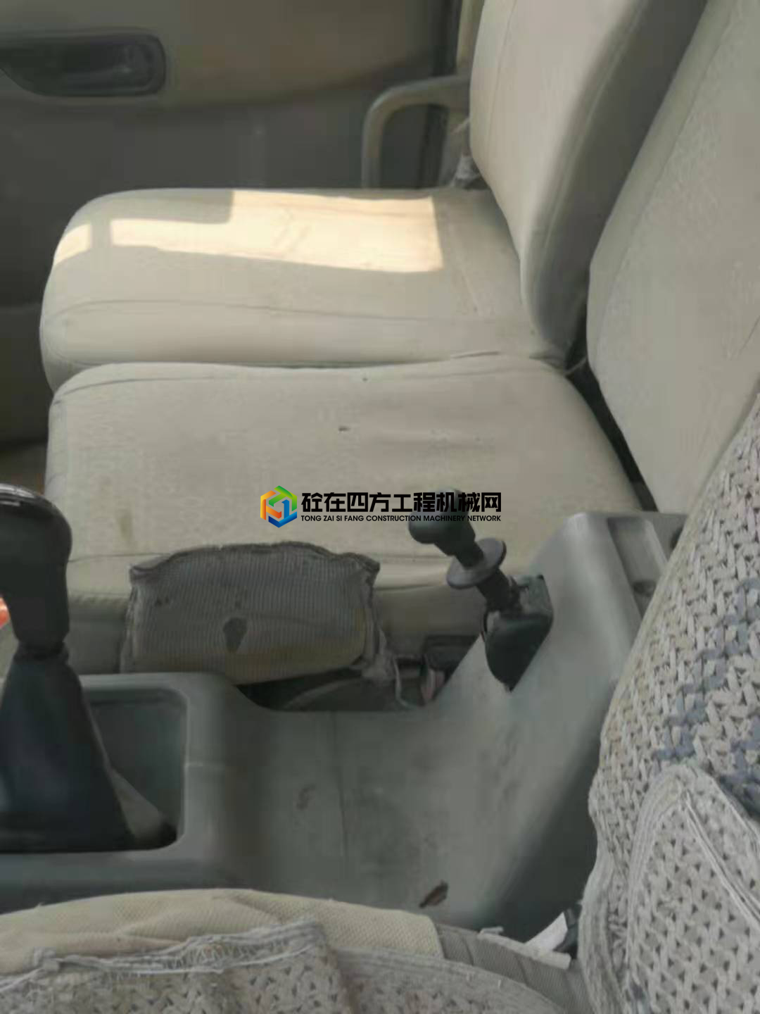 https://images.tongzsf.com/tong/truck_machine/20210419/1607d2ee15e0a0.jpg