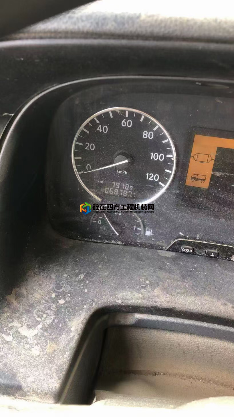 https://images.tongzsf.com/tong/truck_machine/20210419/1607d7bd556086.jpg