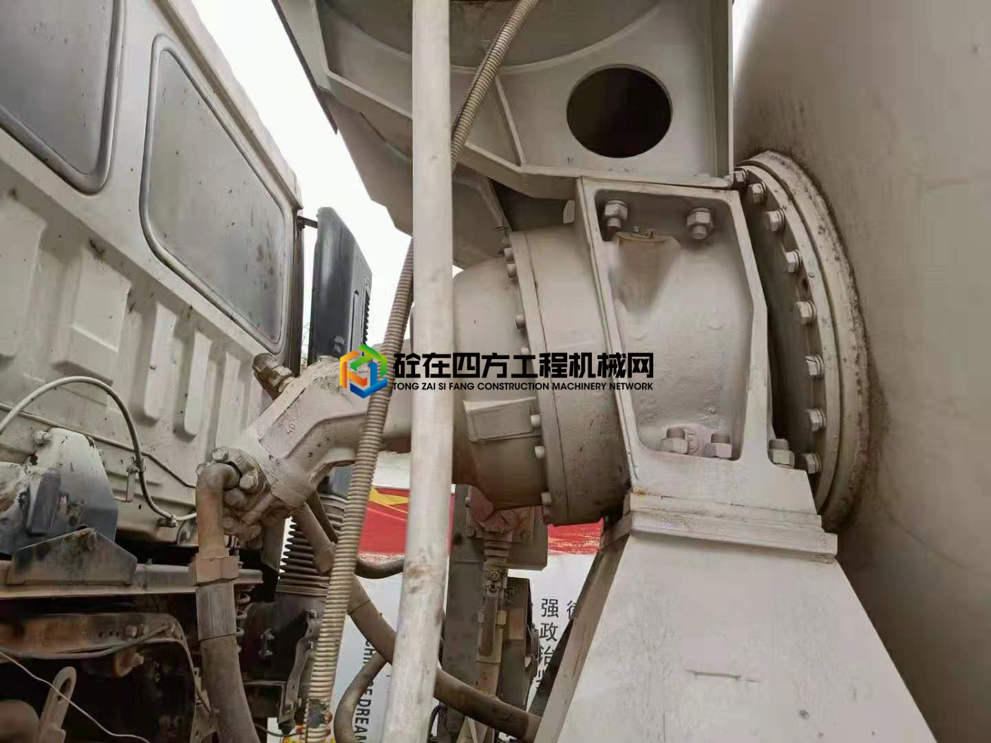 https://images.tongzsf.com/tong/truck_machine/20210421/1607fcb1bccc6d.jpg