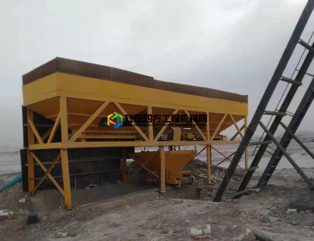 https://images.tongzsf.com/tong/truck_machine/20210422/1608114a33cd7d.jpg