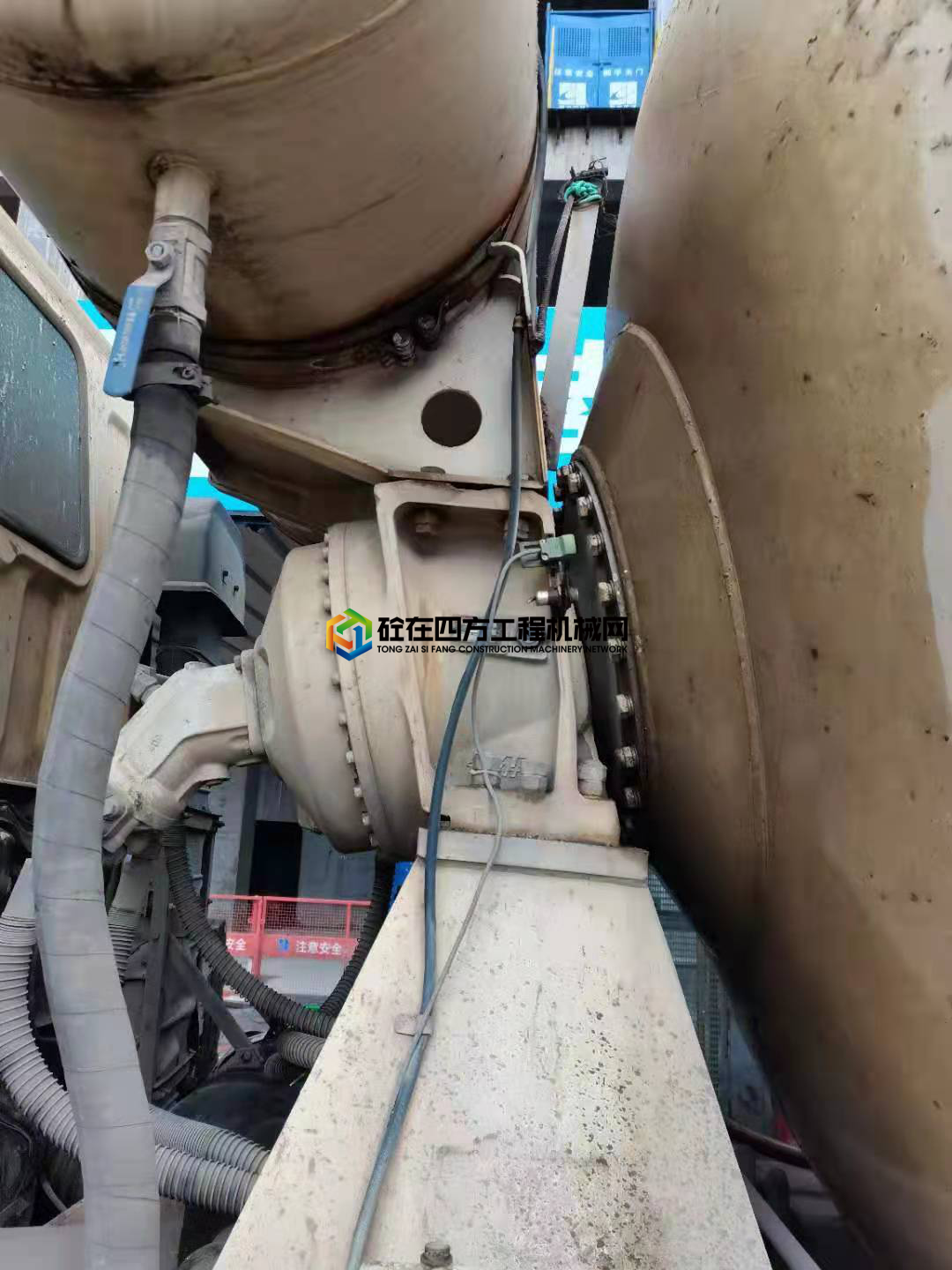 https://images.tongzsf.com/tong/truck_machine/20210428/16088d86b8b0eb.jpg