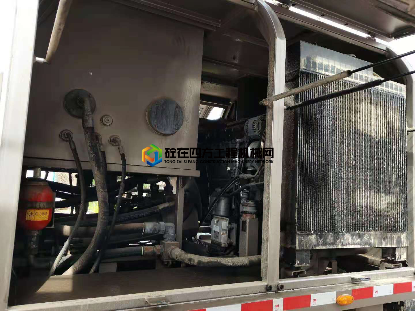https://images.tongzsf.com/tong/truck_machine/20210429/1608a70c3c241d.jpg