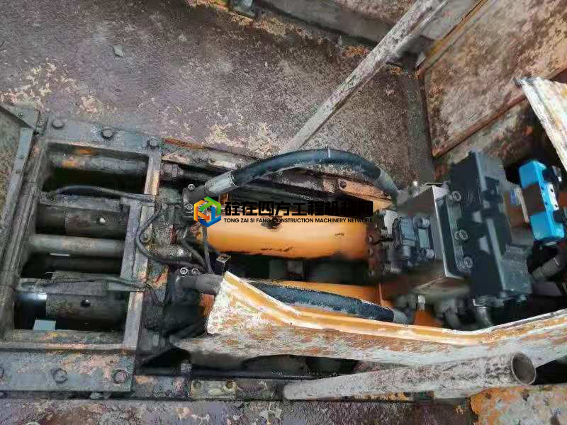 https://images.tongzsf.com/tong/truck_machine/20210430/1608b63c589245.jpg