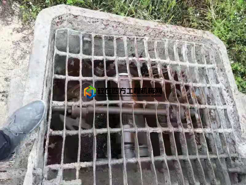 https://images.tongzsf.com/tong/truck_machine/20210430/1608b63c5da9f6.jpg