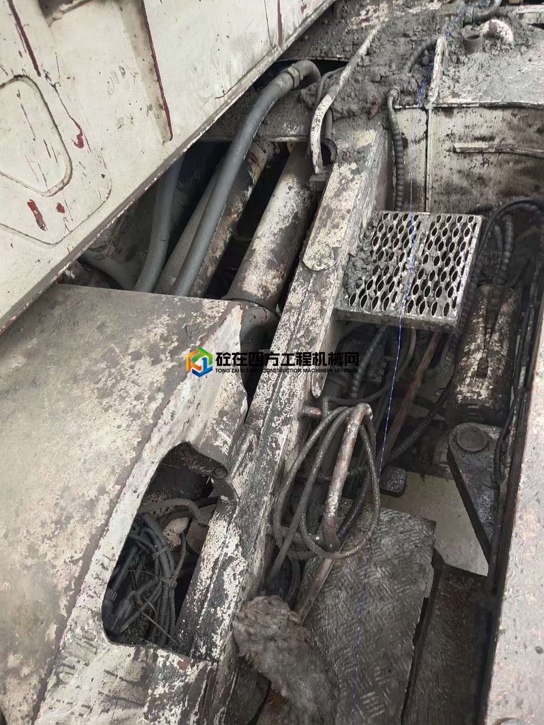 https://images.tongzsf.com/tong/truck_machine/20210430/1608b770574580.jpg
