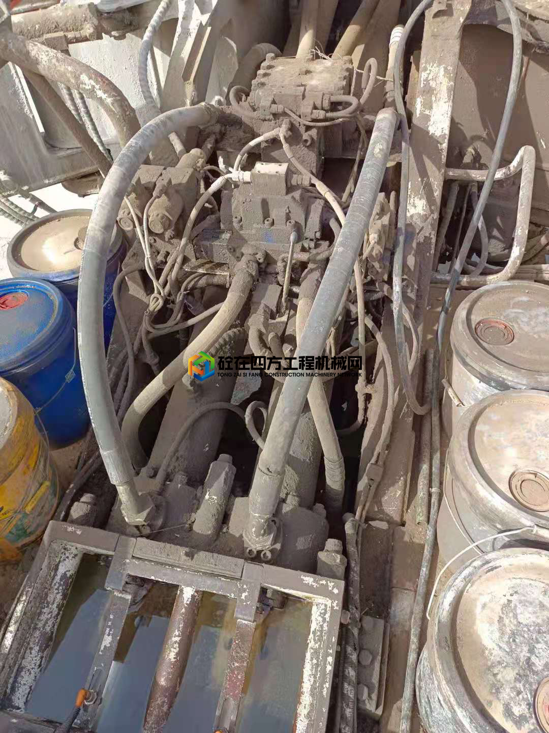https://images.tongzsf.com/tong/truck_machine/20210430/1608bc79fae478.jpg