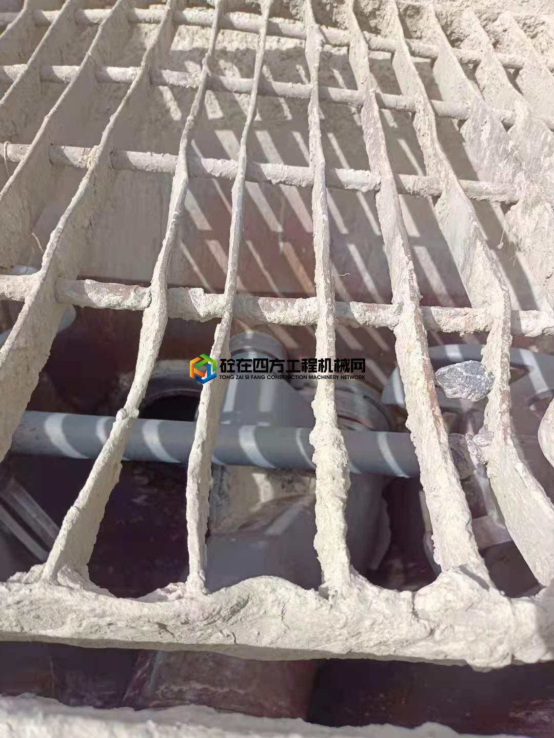 https://images.tongzsf.com/tong/truck_machine/20210430/1608bc7a3baa96.jpg