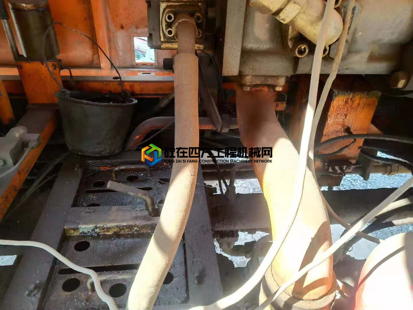 https://images.tongzsf.com/tong/truck_machine/20210430/1608bc894ce069.jpg