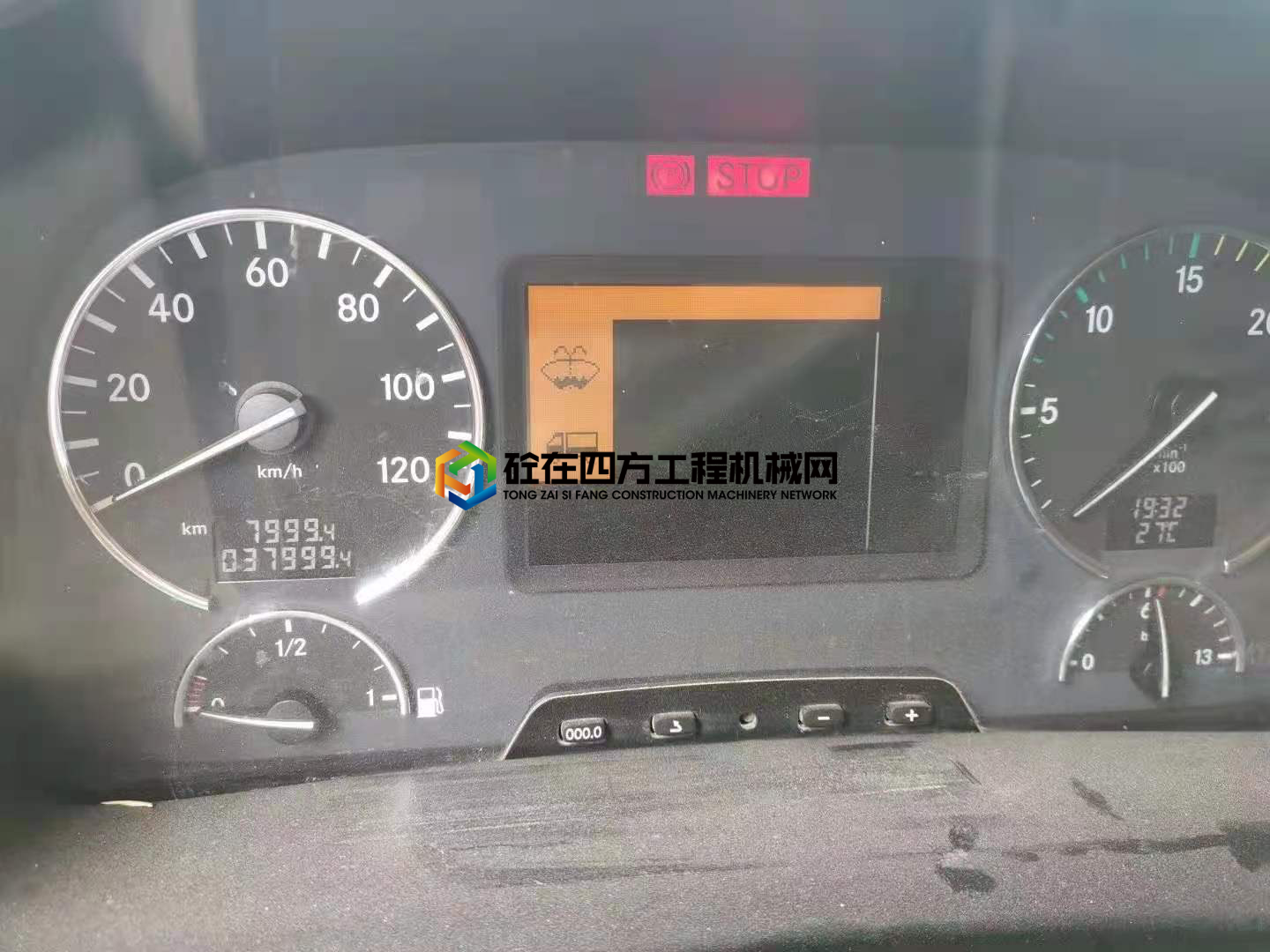 https://images.tongzsf.com/tong/truck_machine/20210506/1609340f522379.jpg