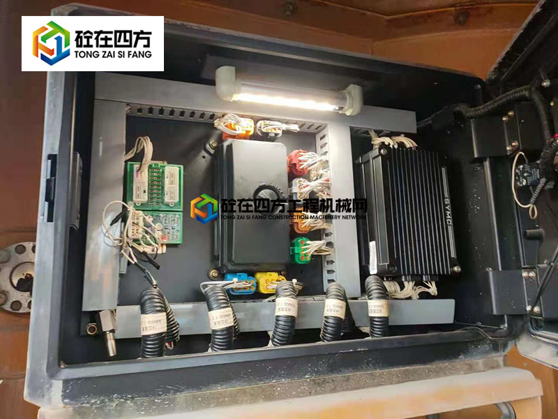 https://images.tongzsf.com/tong/truck_machine/20210508/160964e53dbea3.jpg