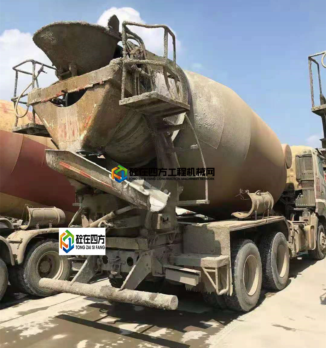 https://images.tongzsf.com/tong/truck_machine/20210510/16098eb2dad563.jpg