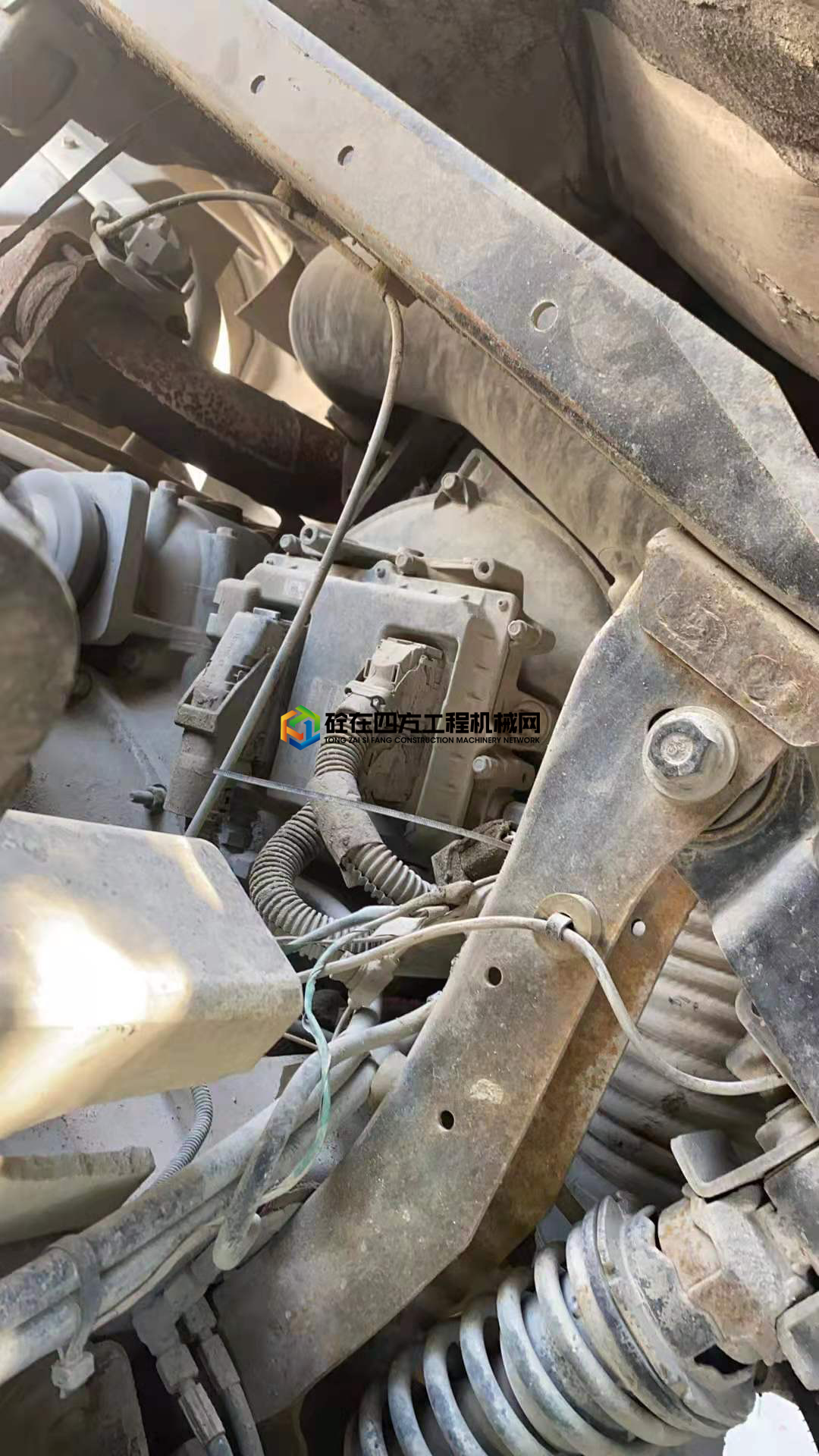 https://images.tongzsf.com/tong/truck_machine/20210514/1609e1bbcd7606.jpg