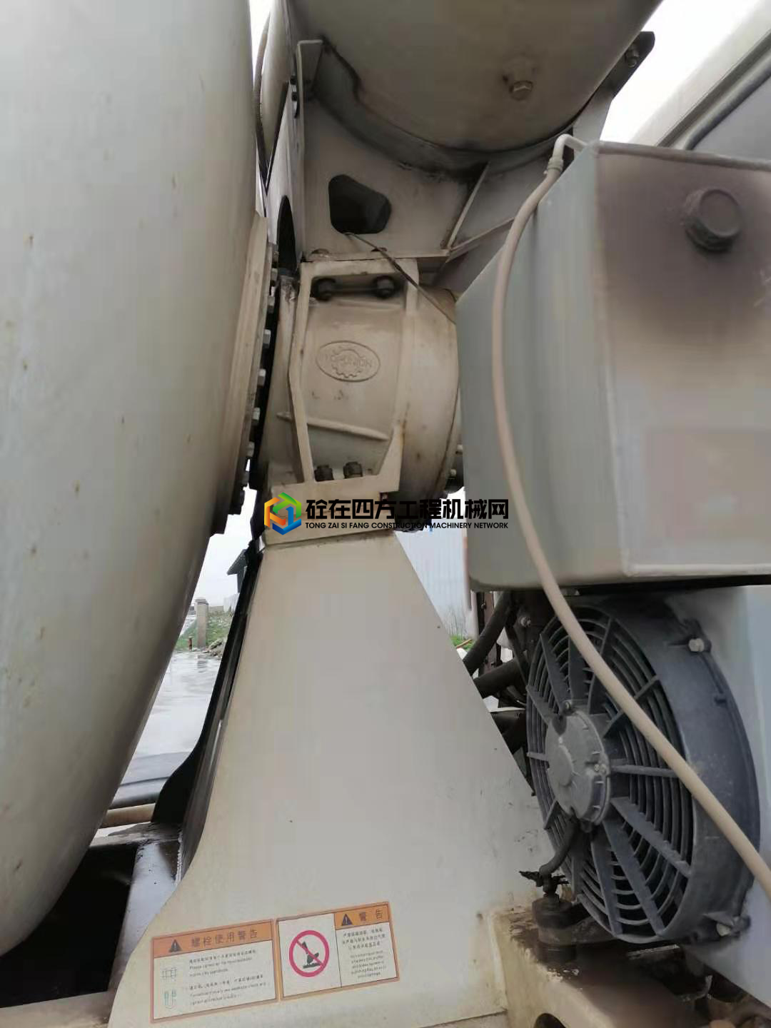 https://images.tongzsf.com/tong/truck_machine/20210515/1609f3cdb38b0b.jpg