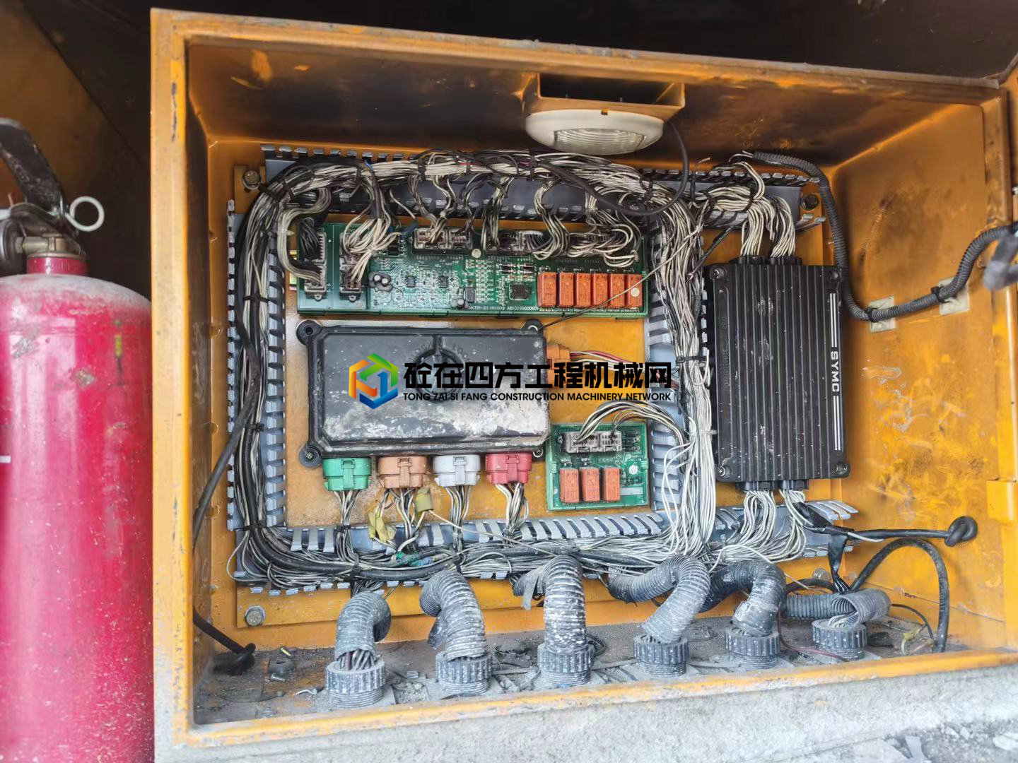https://images.tongzsf.com/tong/truck_machine/20210522/160a8ad19eaaa9.jpg