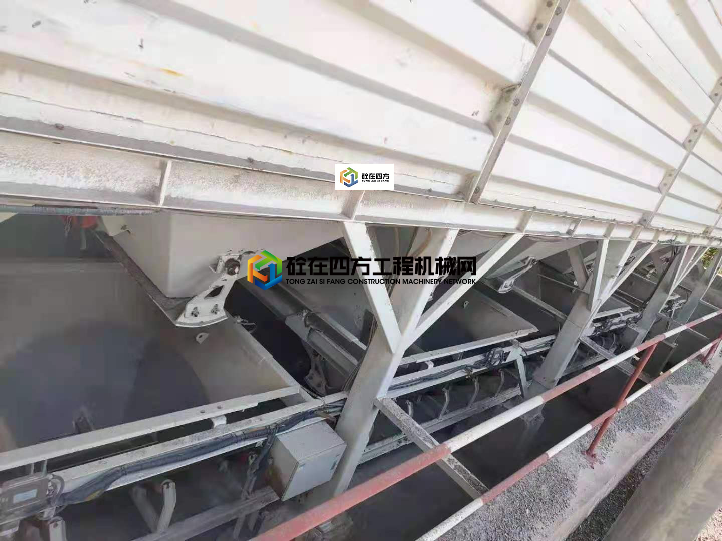 https://images.tongzsf.com/tong/truck_machine/20210522/160a8b2145ea75.jpg