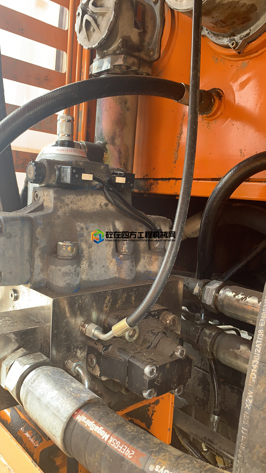 https://images.tongzsf.com/tong/truck_machine/20210527/160af48df33a9e.jpg