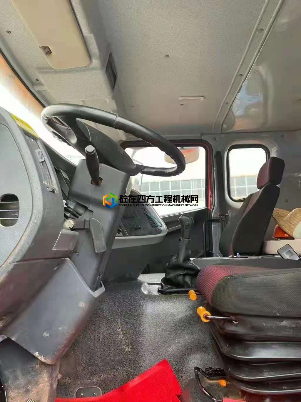 https://images.tongzsf.com/tong/truck_machine/20210531/160b43740ece04.jpg