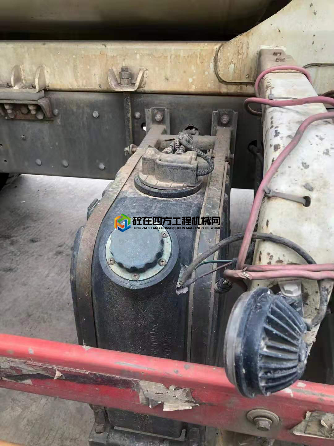 https://images.tongzsf.com/tong/truck_machine/20210531/160b45ad73bcd9.jpg