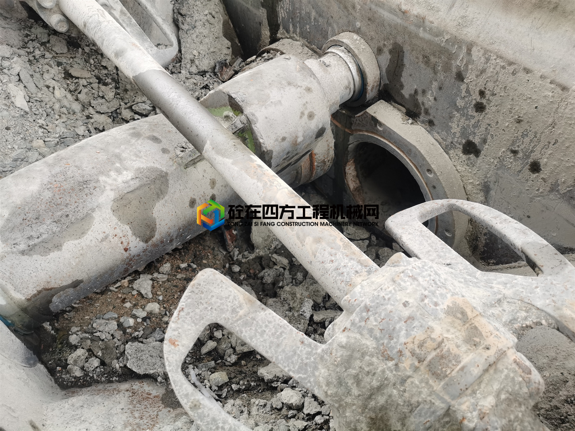 https://images.tongzsf.com/tong/truck_machine/20210531/160b4d9eac55d6.jpg