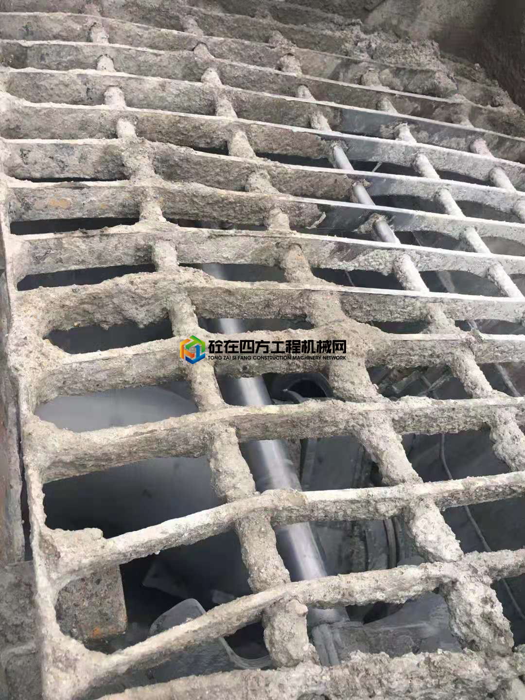 https://images.tongzsf.com/tong/truck_machine/20210603/160b89f7bbd2d6.jpg