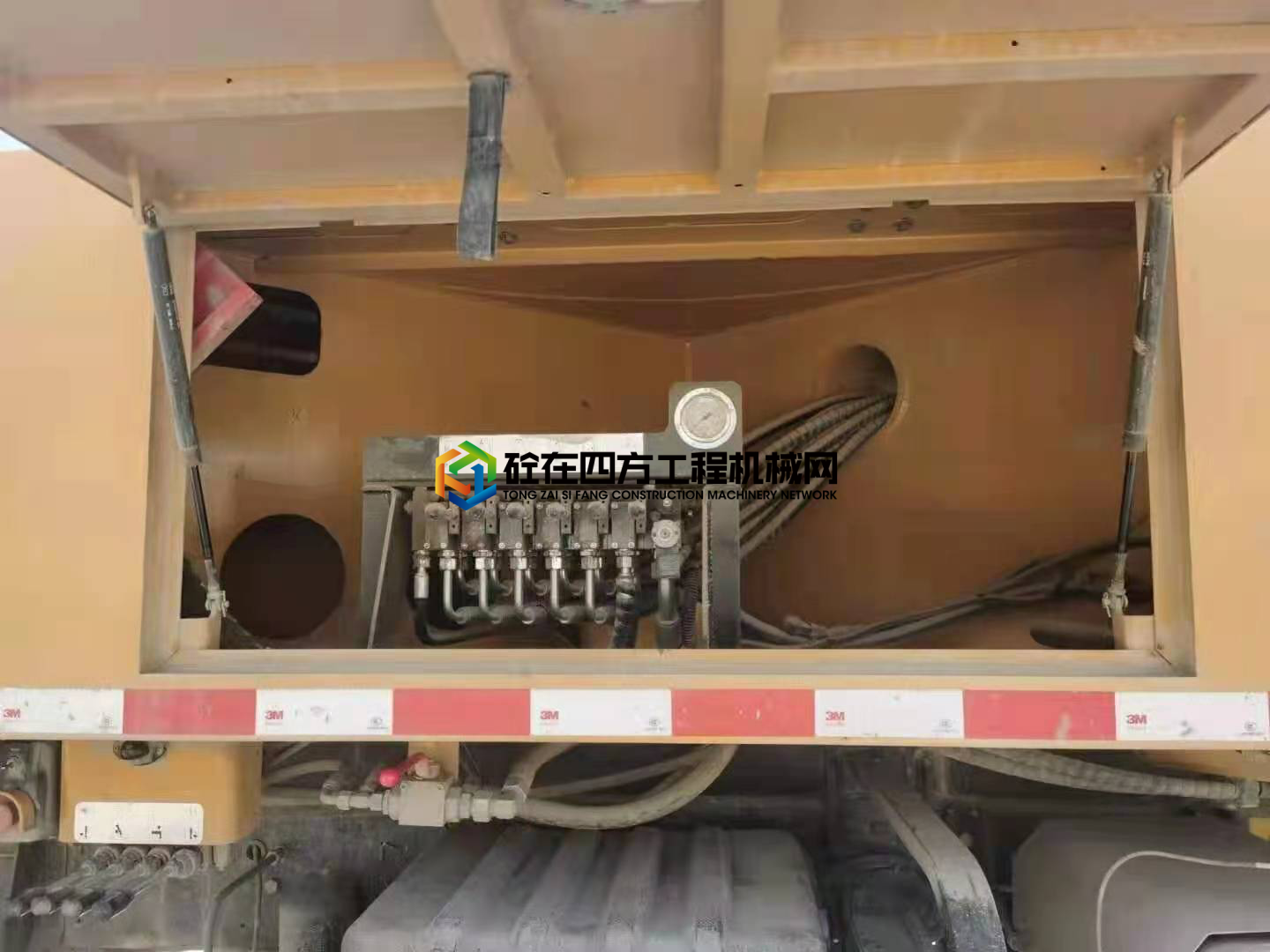 https://images.tongzsf.com/tong/truck_machine/20210609/160c07c6c82b79.jpg