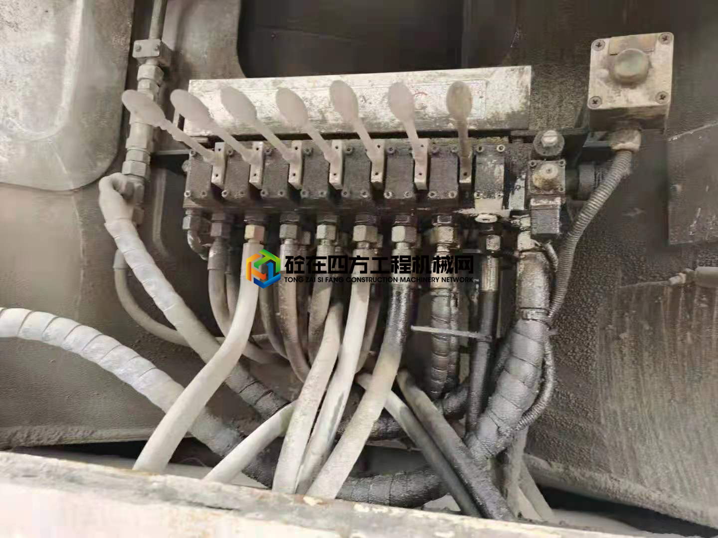 https://images.tongzsf.com/tong/truck_machine/20210611/160c2feb27dafc.jpg