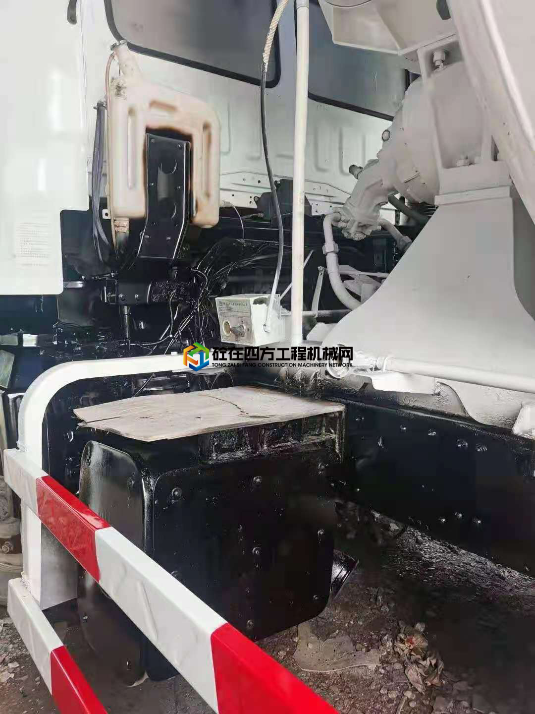 https://images.tongzsf.com/tong/truck_machine/20210619/160cd4ffeb0f0b.jpg