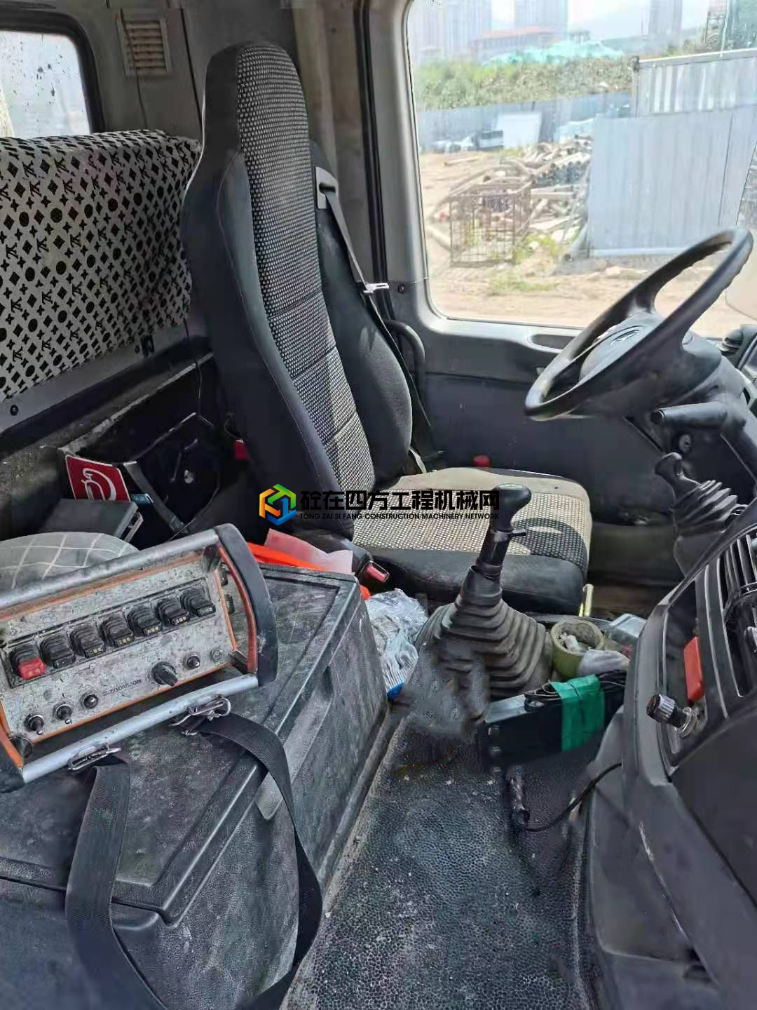 https://images.tongzsf.com/tong/truck_machine/20210621/160d04eb3279c3.jpg