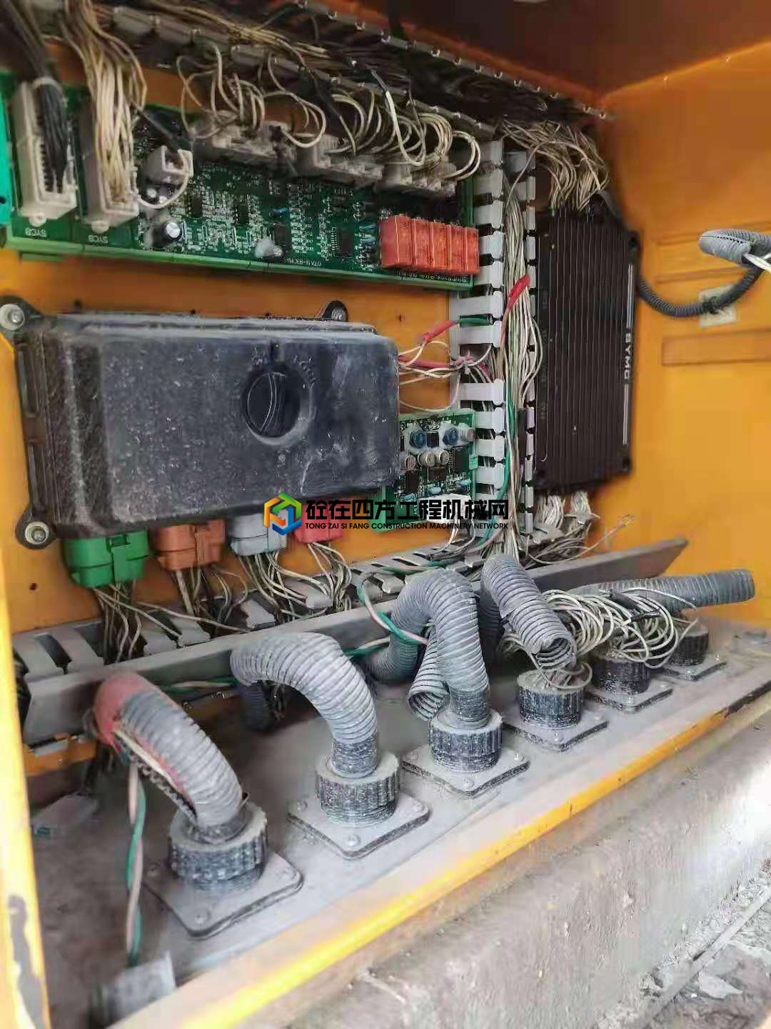 https://images.tongzsf.com/tong/truck_machine/20210702/160de84bcb7104.jpg