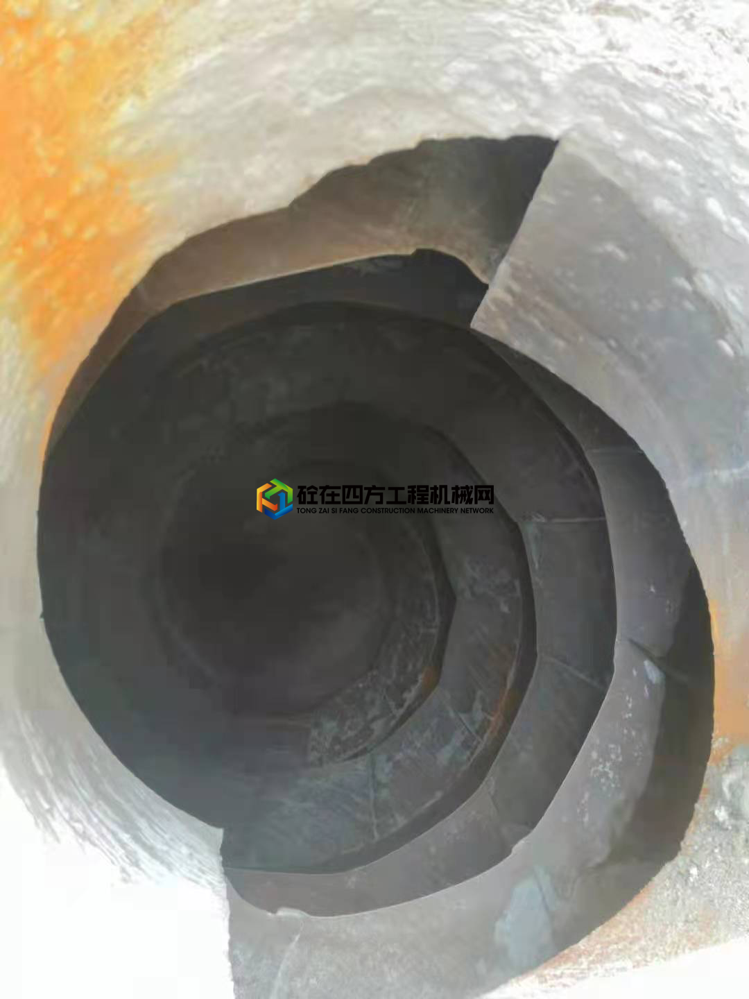 https://images.tongzsf.com/tong/truck_machine/20210706/160e3f7392cdfb.jpg