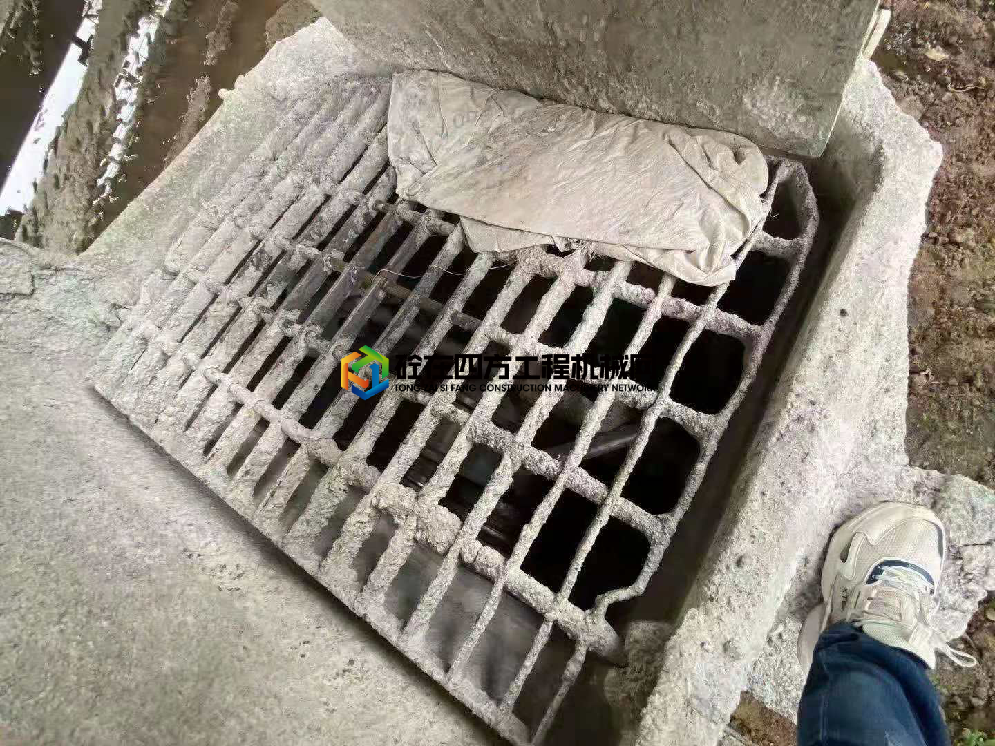 https://images.tongzsf.com/tong/truck_machine/20210707/160e57a6be604f.jpg
