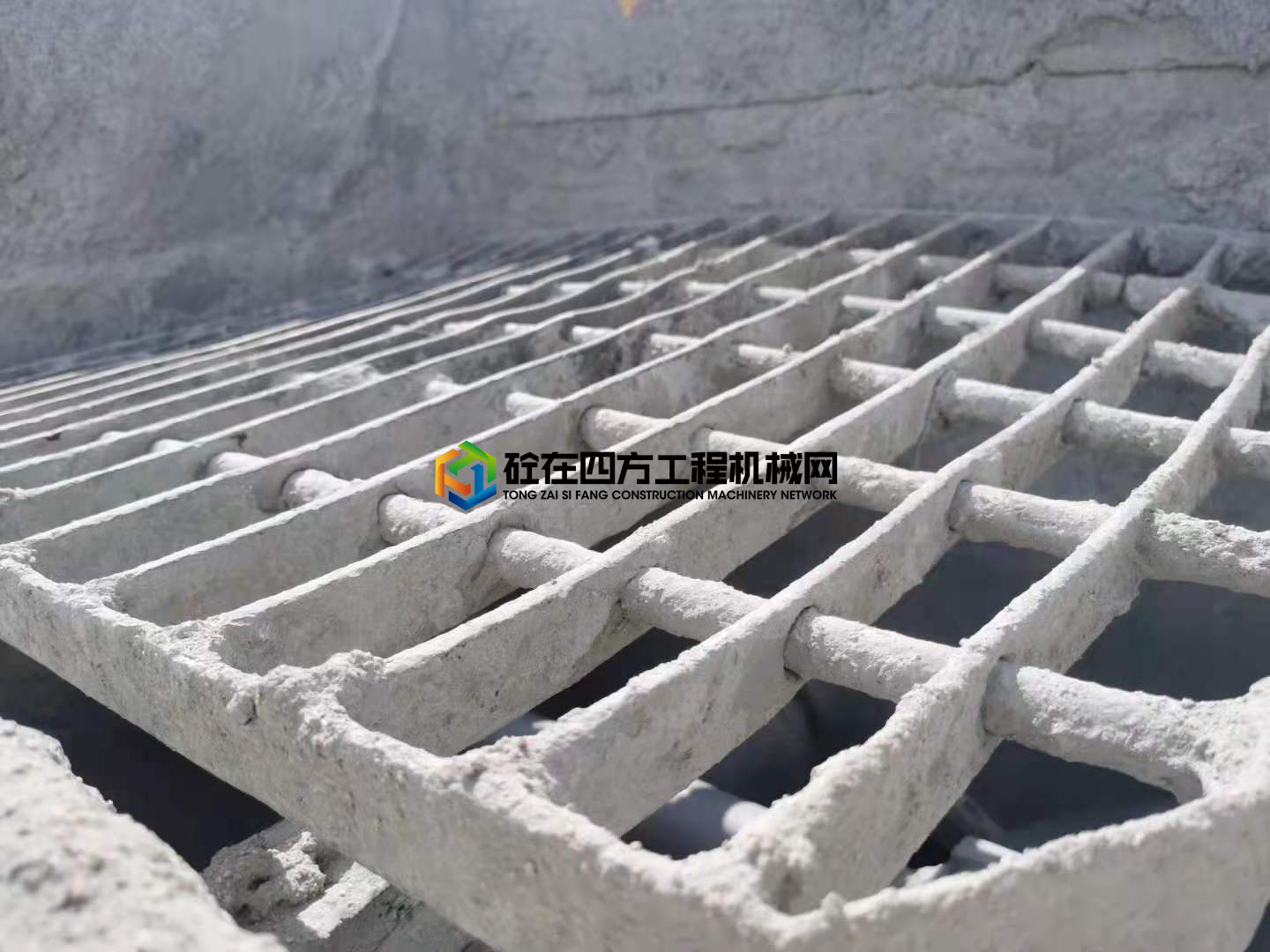 https://images.tongzsf.com/tong/truck_machine/20210715/160eff2378e4c7.jpg