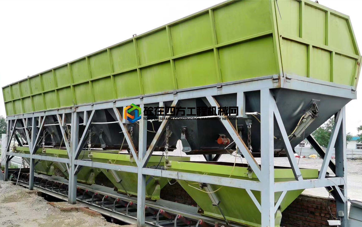 https://images.tongzsf.com/tong/truck_machine/20210721/160f7f16f0a3ce.jpg
