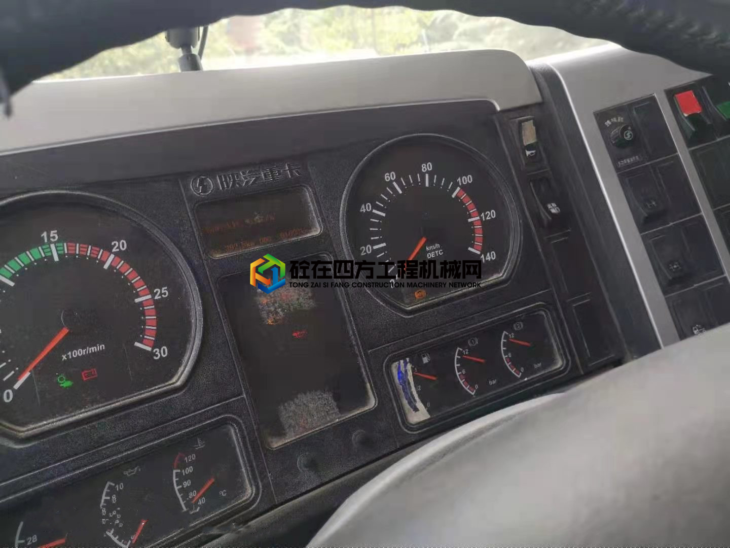 https://images.tongzsf.com/tong/truck_machine/20210810/16111d5d8f3aeb.jpg
