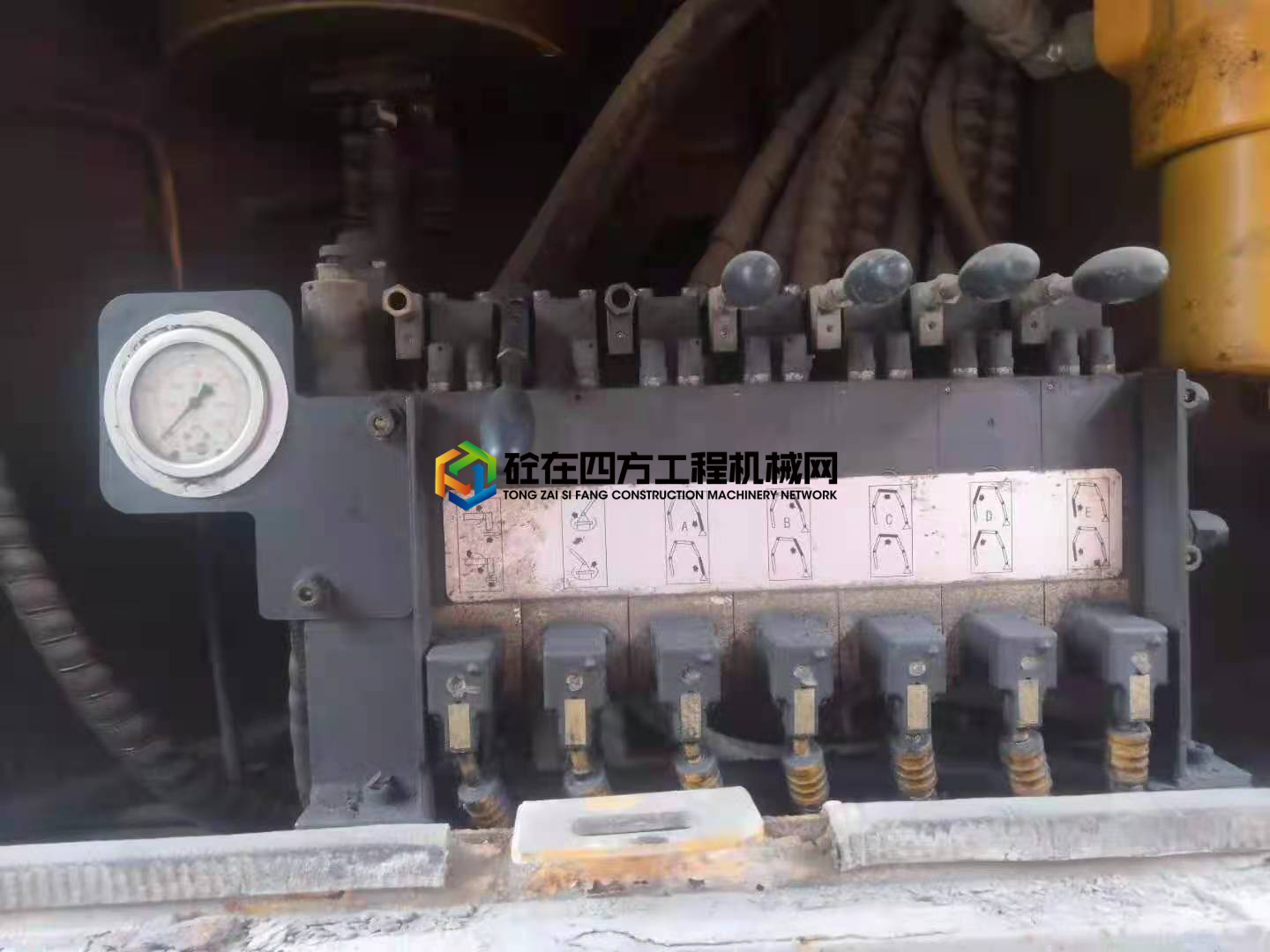 https://images.tongzsf.com/tong/truck_machine/20210811/16113454f75737.jpg