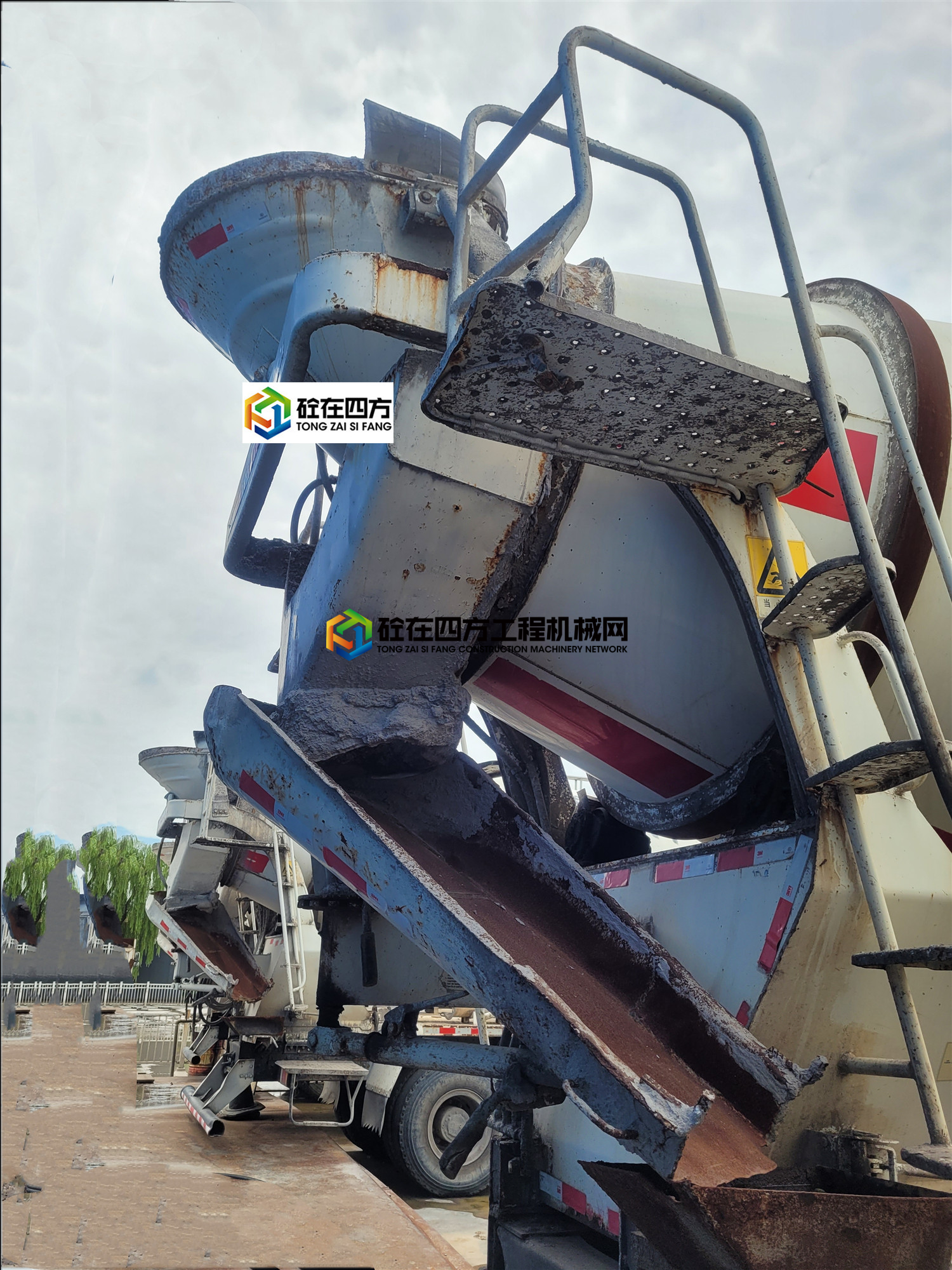 https://images.tongzsf.com/tong/truck_machine/20210811/161134ac403bac.jpg
