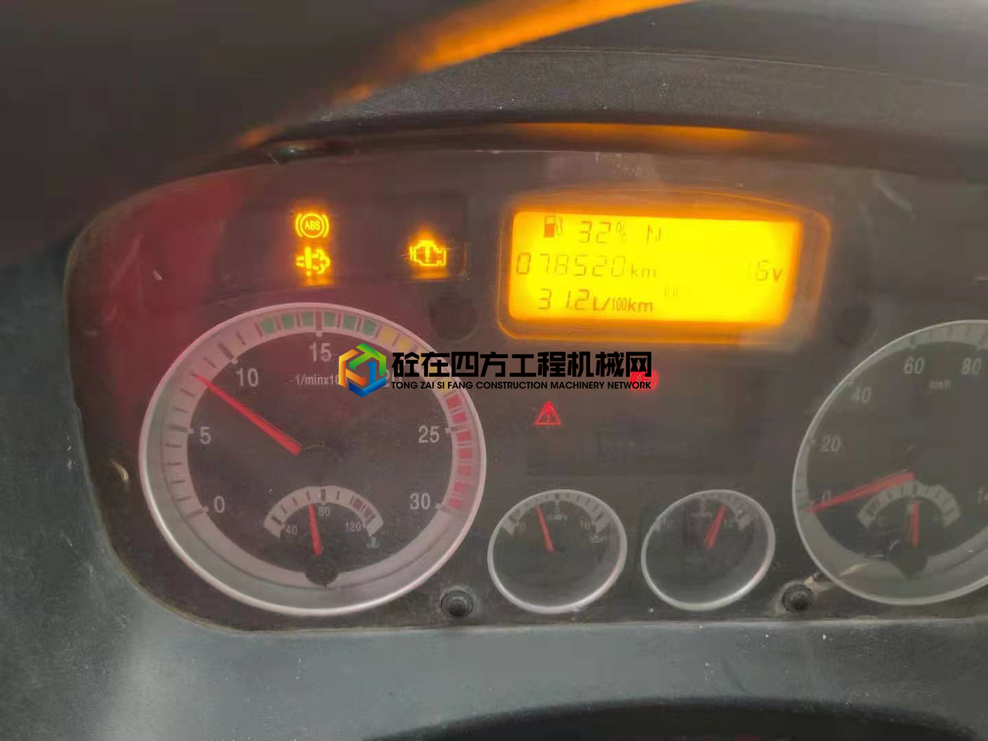 https://images.tongzsf.com/tong/truck_machine/20210811/161137106c9393.jpg