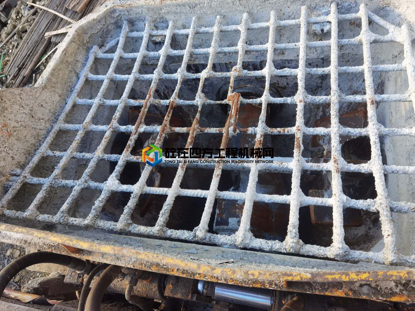 https://images.tongzsf.com/tong/truck_machine/20210812/161147a530c04a.jpg