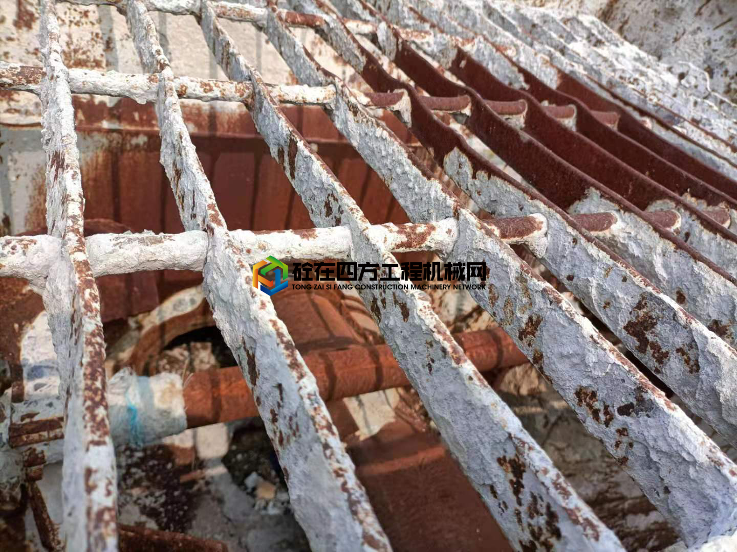 https://images.tongzsf.com/tong/truck_machine/20210813/16115df75264cd.jpg