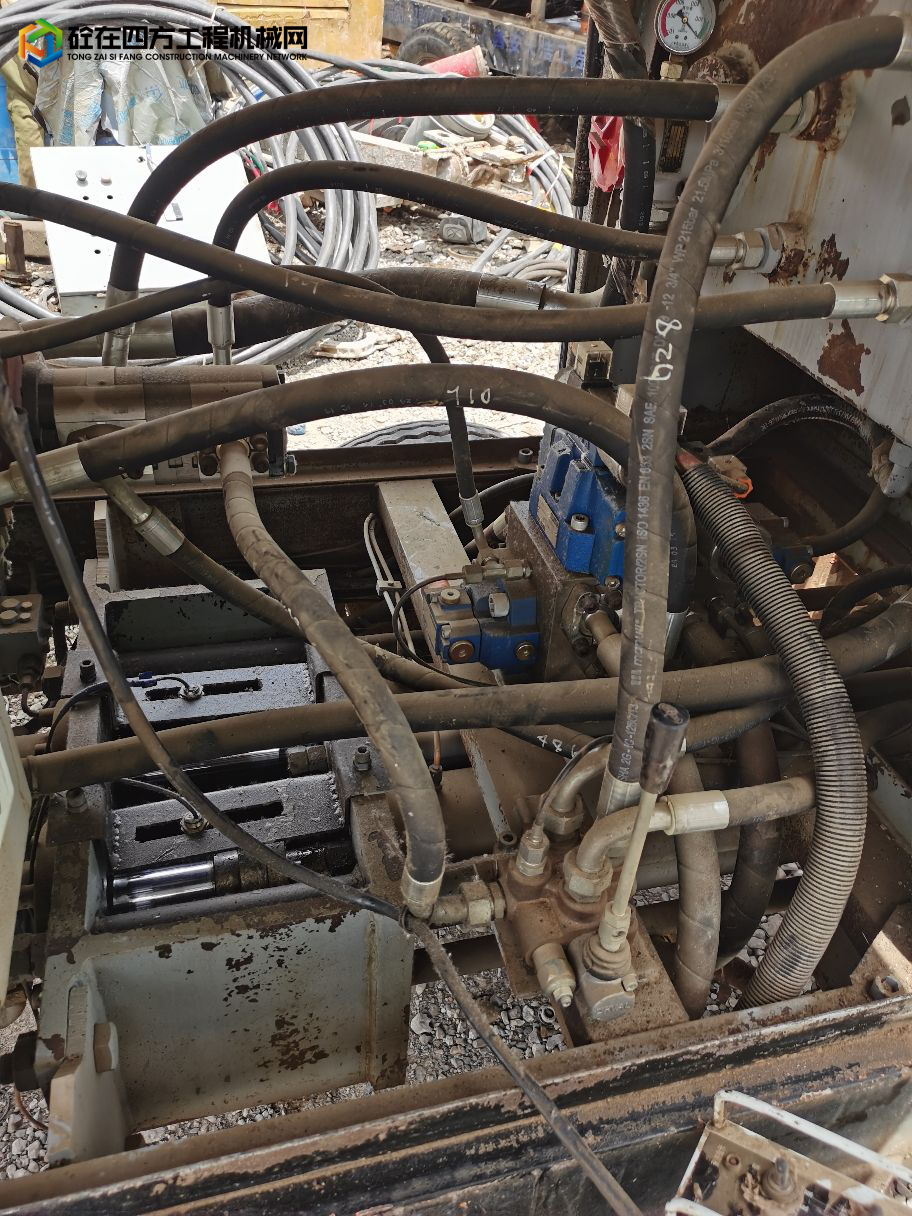 https://images.tongzsf.com/tong/truck_machine/20210820/1611f5abfe2392.jpg