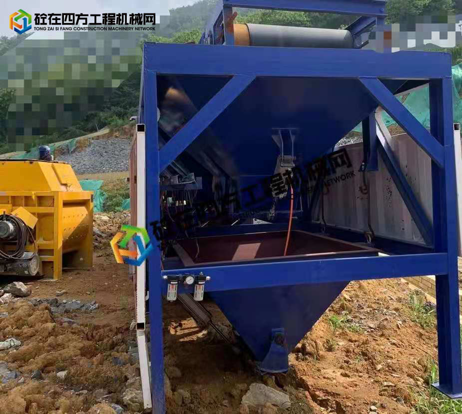 https://images.tongzsf.com/tong/truck_machine/20210820/1611f5d1c68a84.jpg