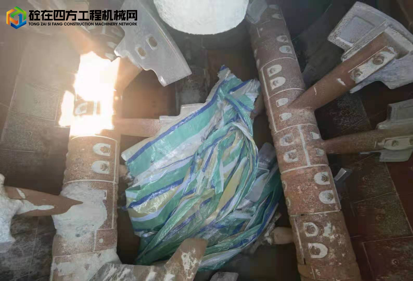 https://images.tongzsf.com/tong/truck_machine/20210908/1613879073ab3f.jpg