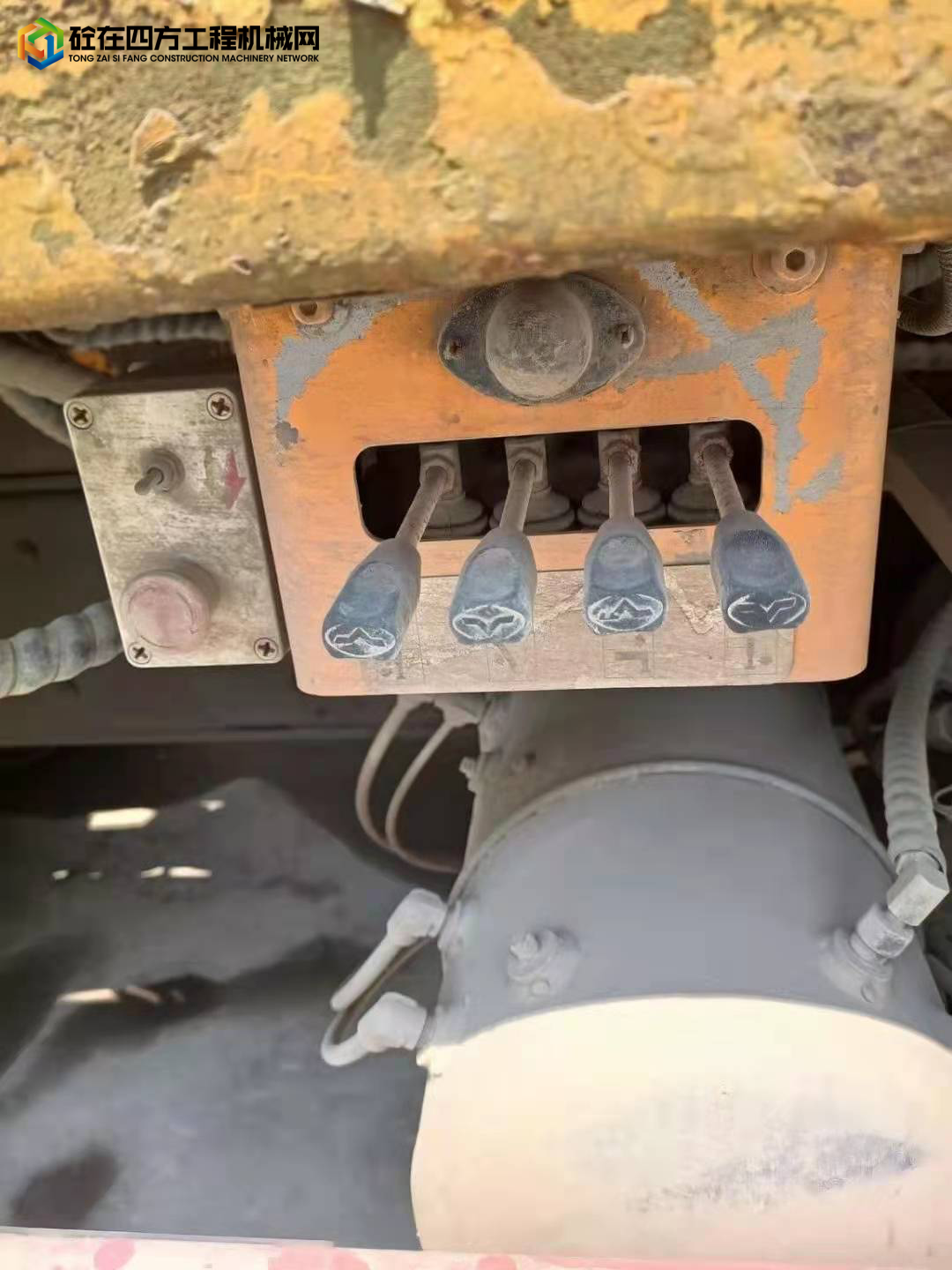 https://images.tongzsf.com/tong/truck_machine/20210910/1613b1b53e38aa.jpg