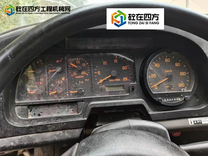 https://images.tongzsf.com/tong/truck_machine/20210929/16153d24f8aceb.jpg