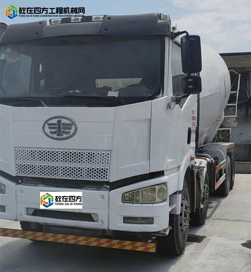 https://images.tongzsf.com/tong/truck_machine/20211007/1615e5dacf154b.jpg