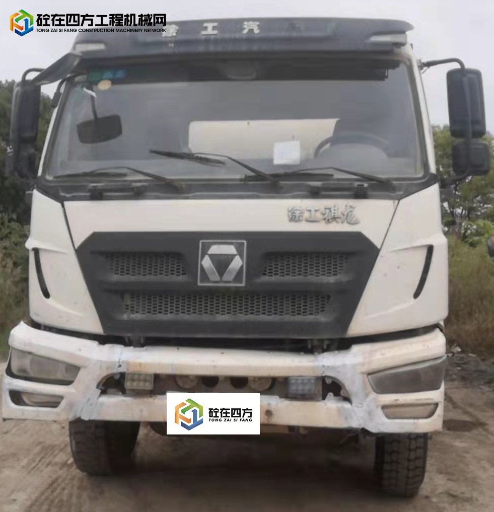 https://images.tongzsf.com/tong/truck_machine/20211009/16161404b9358a.jpg