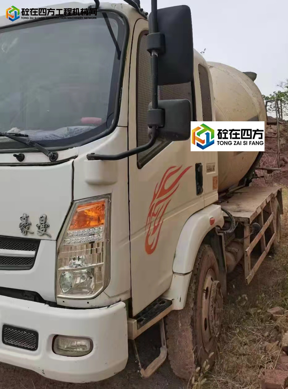 https://images.tongzsf.com/tong/truck_machine/20211012/161652bb12e91a.jpg