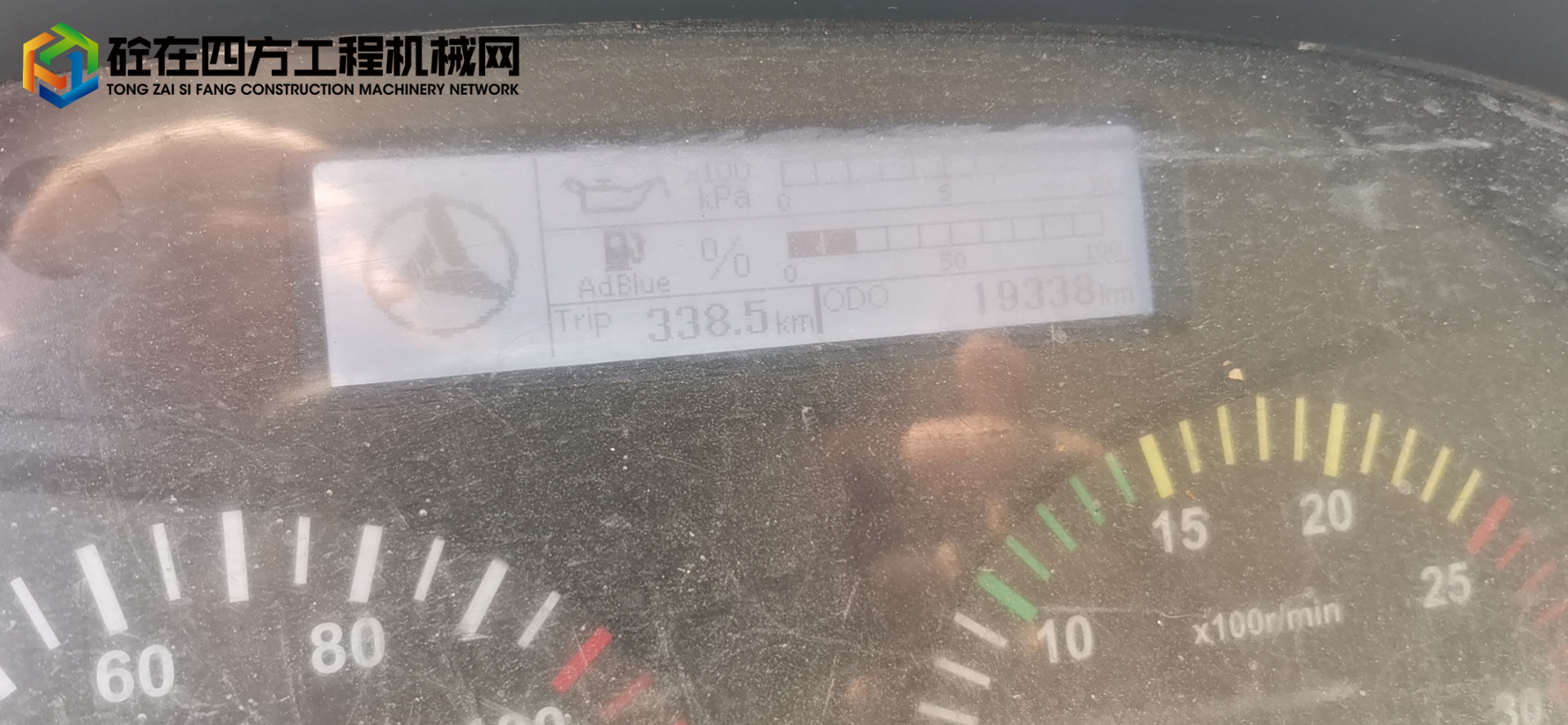 https://images.tongzsf.com/tong/truck_machine/20211014/161678a91d860b.jpg