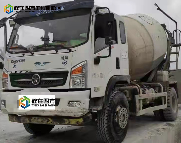 https://images.tongzsf.com/tong/truck_machine/20211015/161692fd7da149.jpg